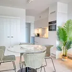 Apartment Charming By The Sea In *